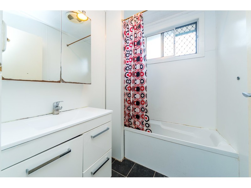 7 Palmer Drive, Labrador QLD 4215