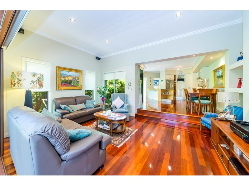 2/20 Billington Street, Labrador QLD 4215