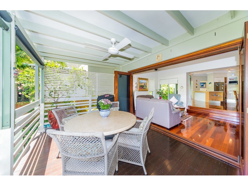 2/20 Billington Street, Labrador QLD 4215