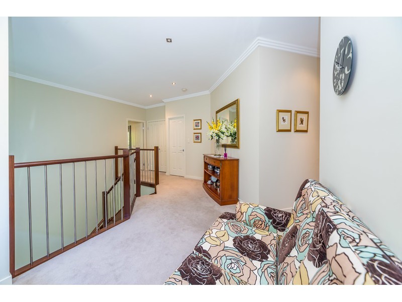 2/20 Billington Street, Labrador QLD 4215