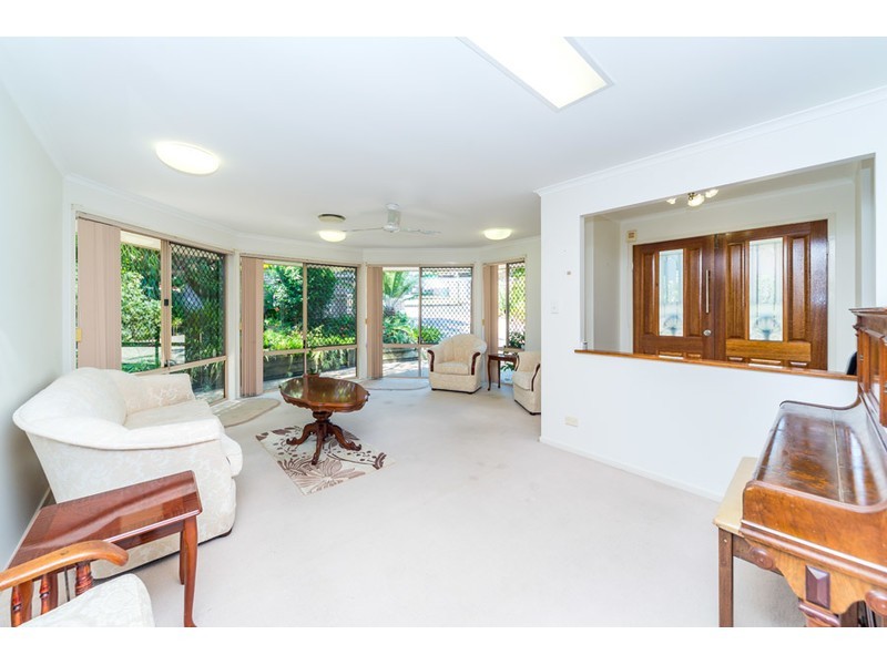 30 Walter Street, Labrador QLD 4215
