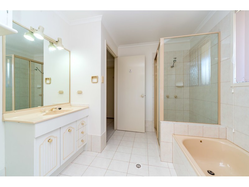 30 Walter Street, Labrador QLD 4215