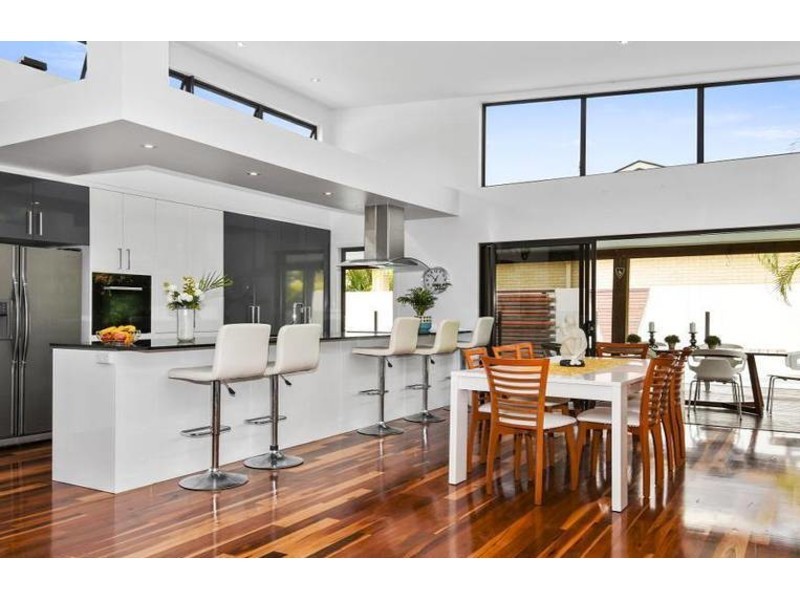 3 Jimmieson Avenue, Labrador QLD 4215