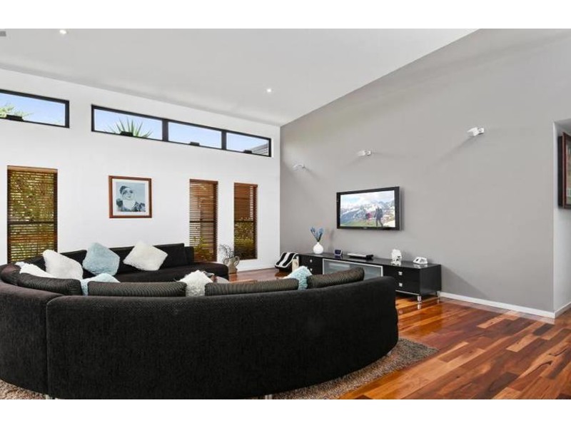 3 Jimmieson Avenue, Labrador QLD 4215