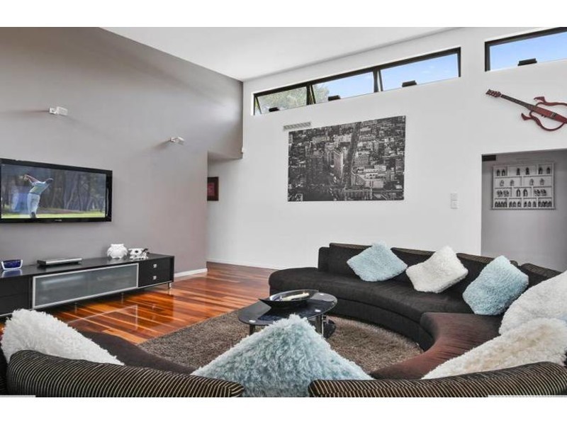 3 Jimmieson Avenue, Labrador QLD 4215