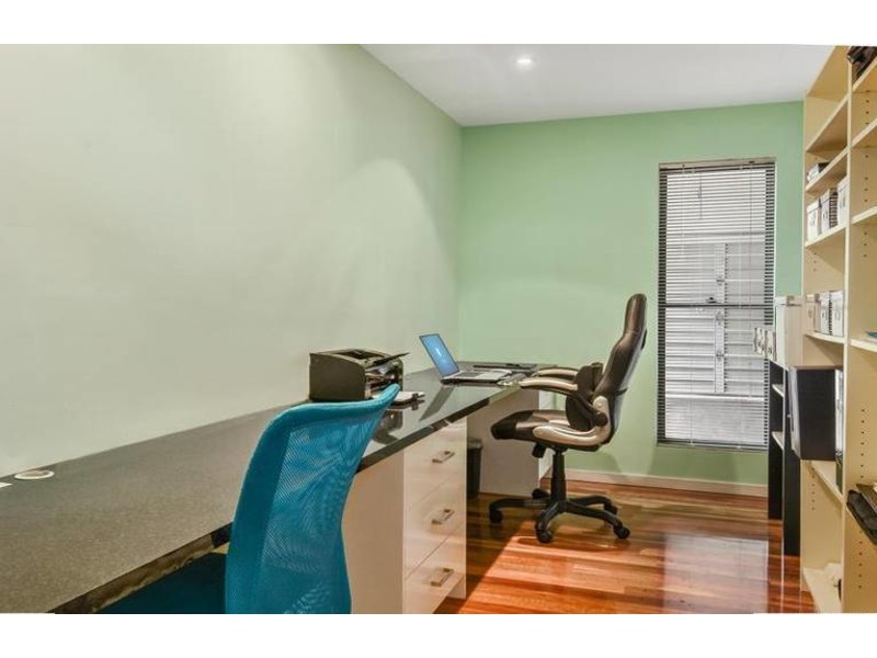 3 Jimmieson Avenue, Labrador QLD 4215