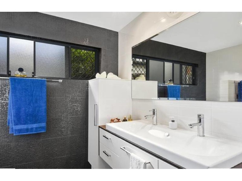 3 Jimmieson Avenue, Labrador QLD 4215