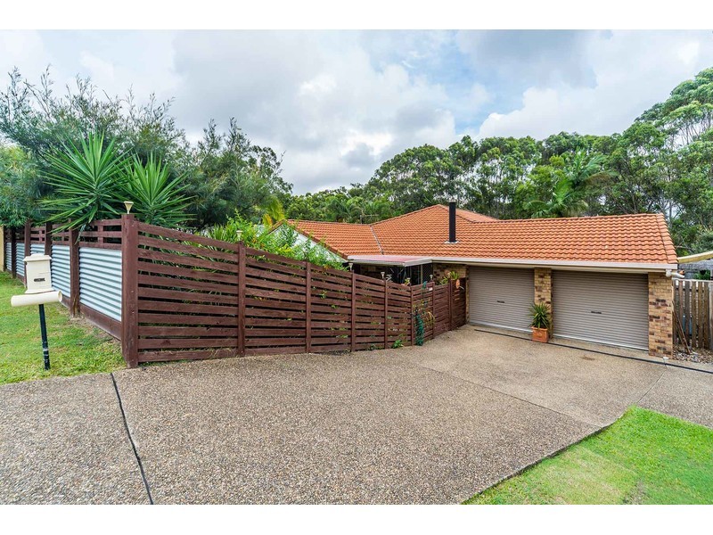 5 Bunker Court, Arundel QLD 4214