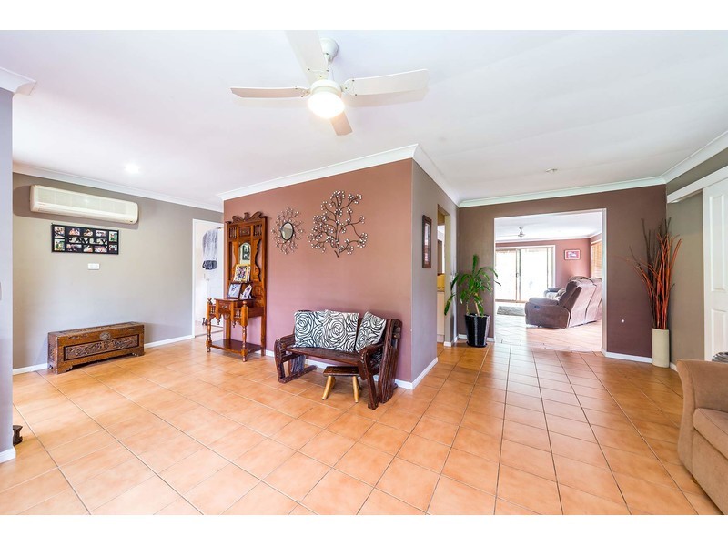5 Bunker Court, Arundel QLD 4214