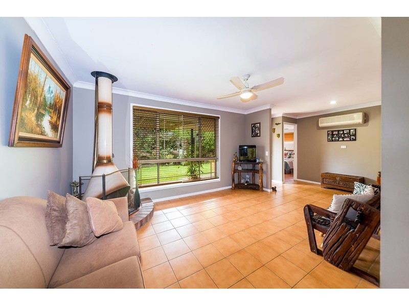 5 Bunker Court, Arundel QLD 4214