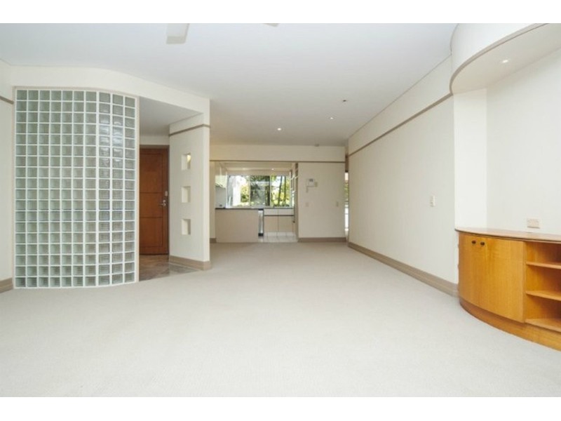 20/76-80 Chichester Drive, Arundel QLD 4214