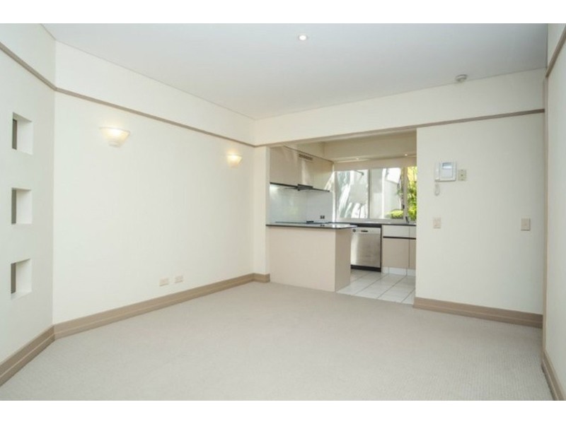 20/76-80 Chichester Drive, Arundel QLD 4214