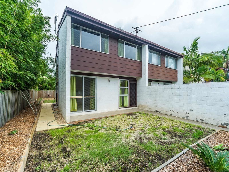 2/24 Gordon Street, Labrador QLD 4215