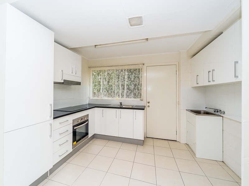 2/24 Gordon Street, Labrador QLD 4215