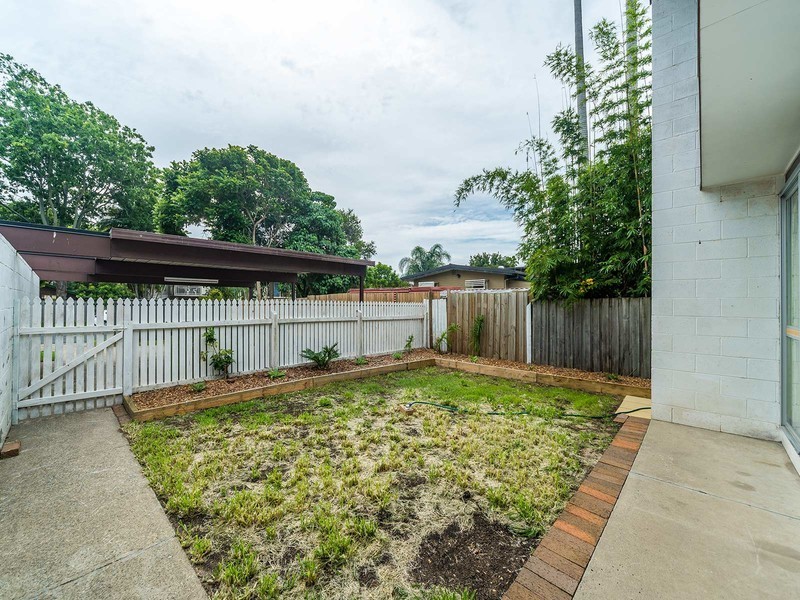 2/24 Gordon Street, Labrador QLD 4215