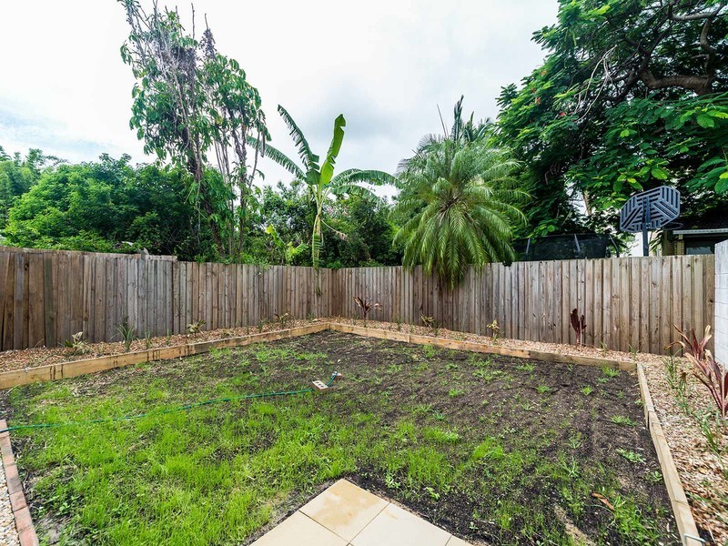 2/24 Gordon Street, Labrador QLD 4215