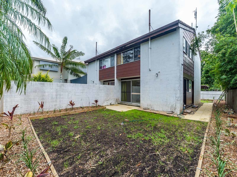 2/24 Gordon Street, Labrador QLD 4215