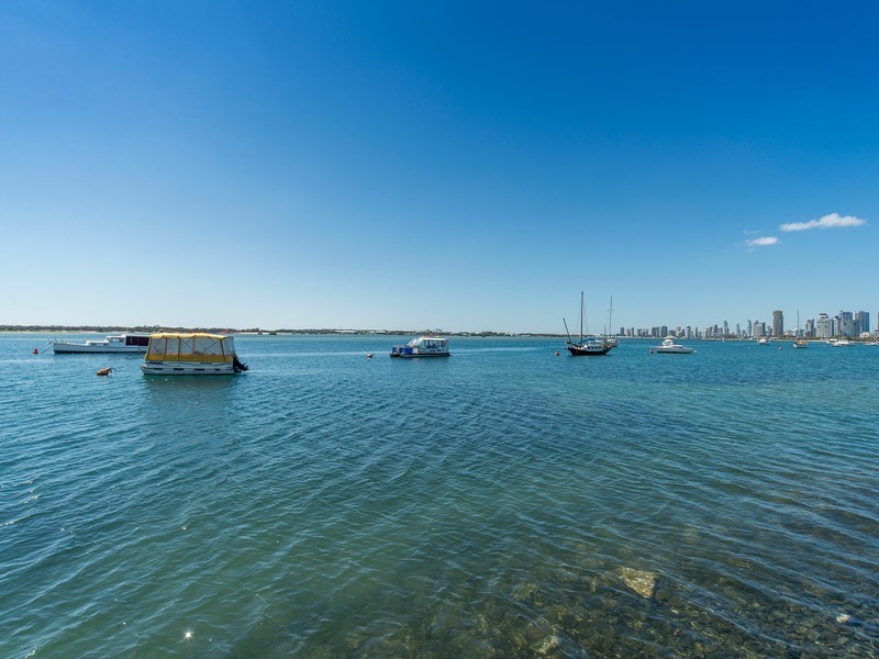 2/60 Frank Street, Labrador QLD 4215