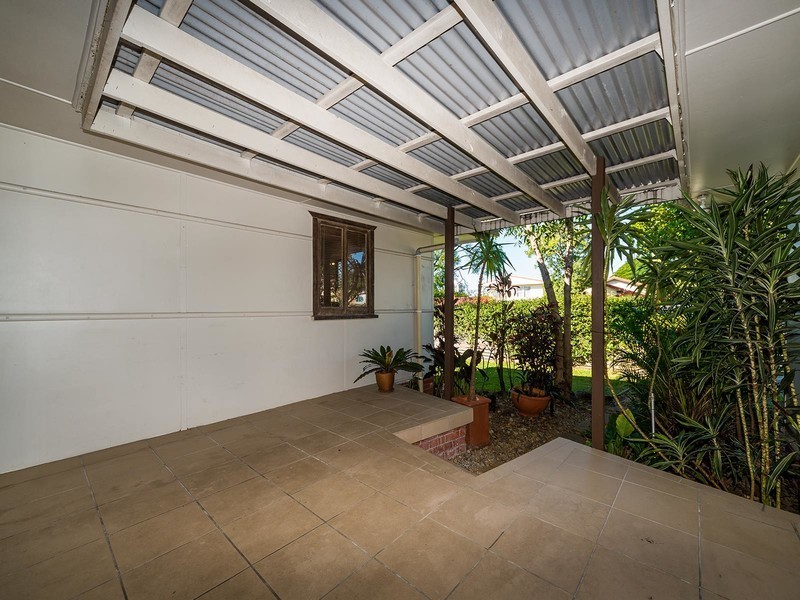 40 Turpin Road, Labrador QLD 4215