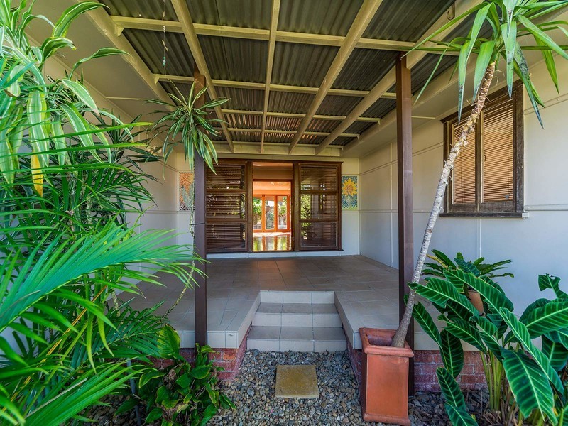 40 Turpin Road, Labrador QLD 4215