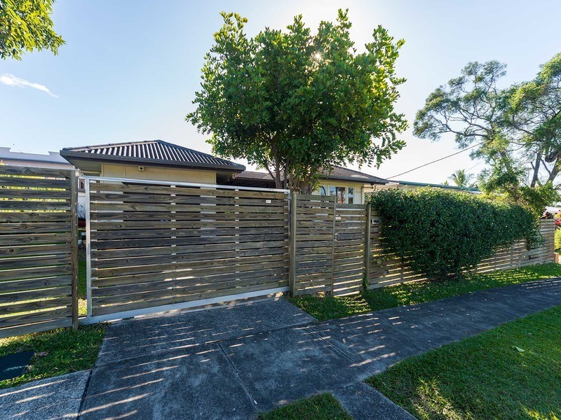 40 Turpin Road, Labrador QLD 4215