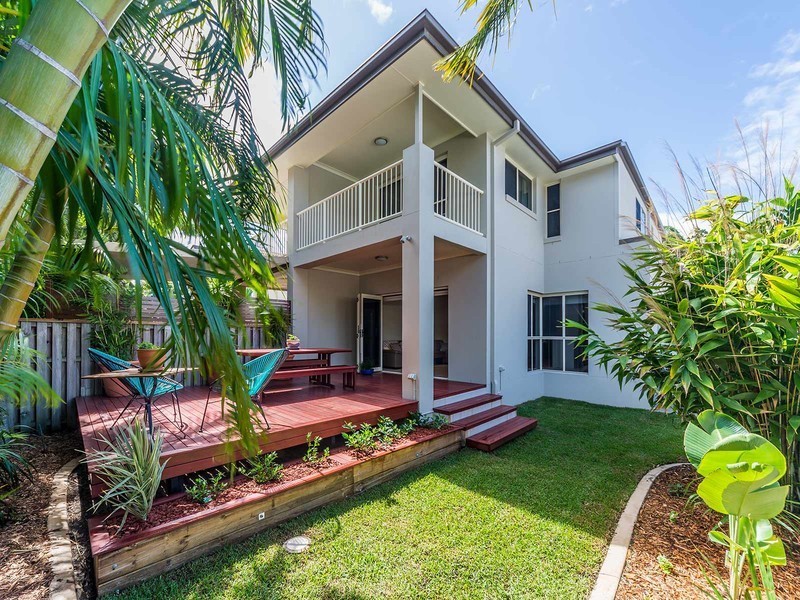 1/32 Middle Street, Labrador QLD 4215