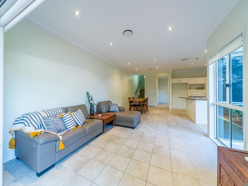 1/32 Middle Street, Labrador QLD 4215