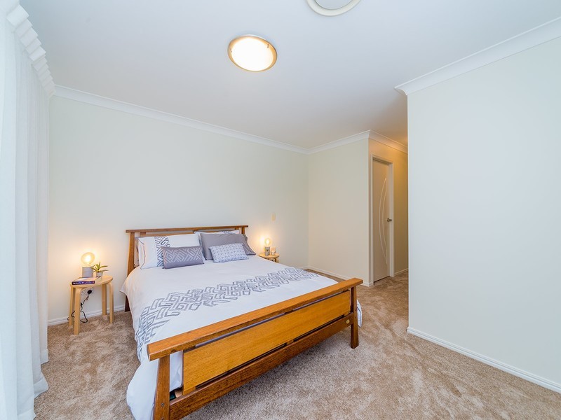 1/32 Middle Street, Labrador QLD 4215