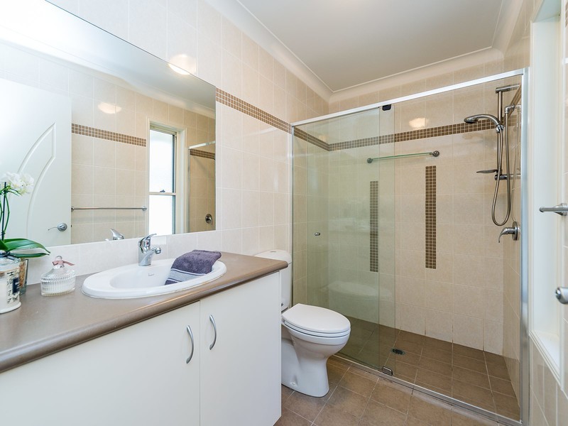 1/32 Middle Street, Labrador QLD 4215