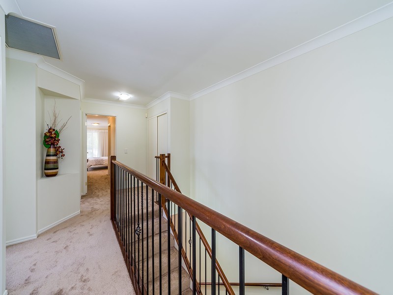 1/32 Middle Street, Labrador QLD 4215