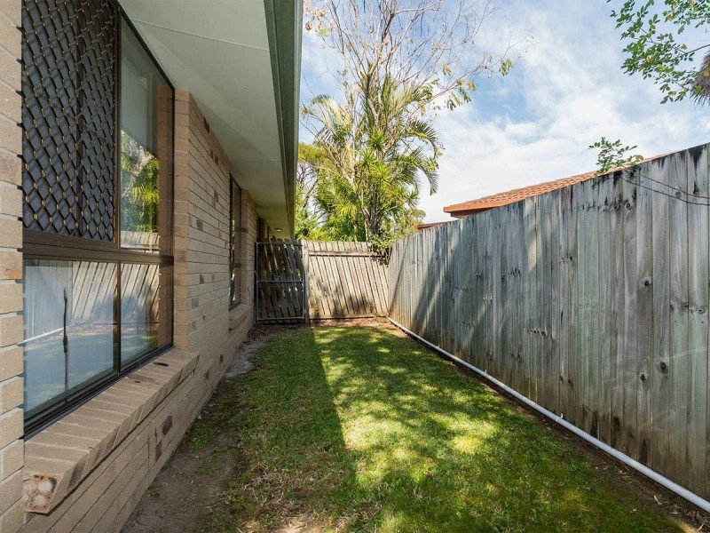 1/9 Burwood Court, Labrador QLD 4215