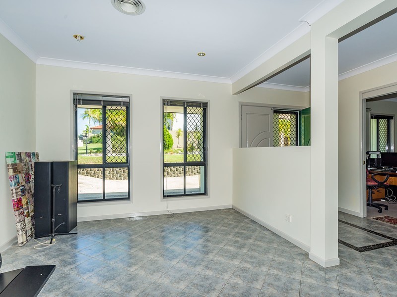 18 Little Hampton Court, Arundel QLD 4214