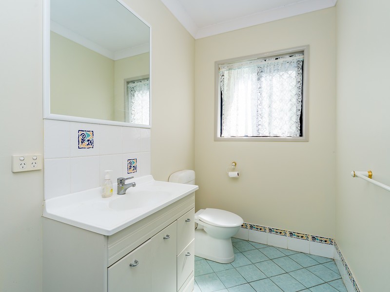 18 Little Hampton Court, Arundel QLD 4214