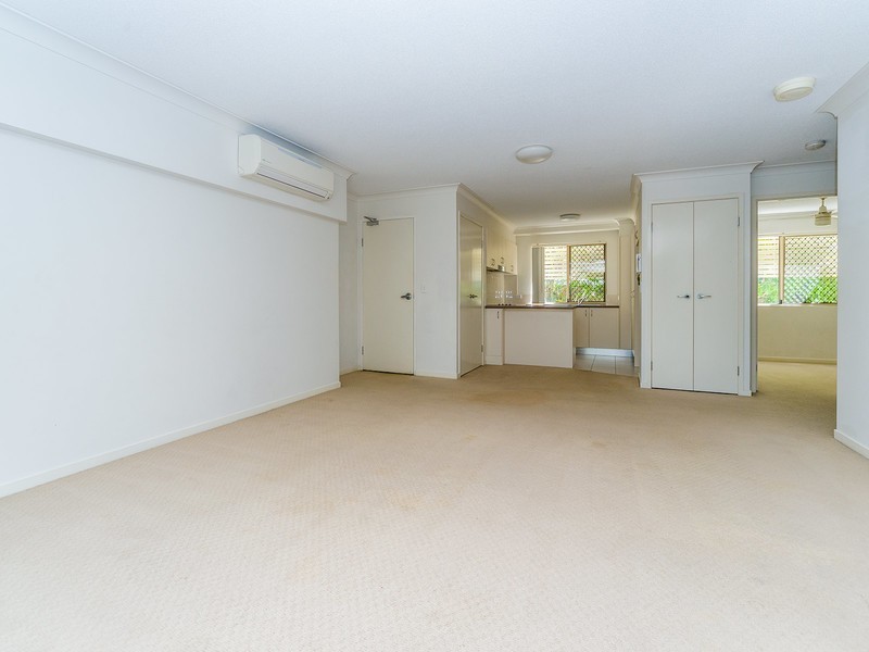 4/13d Wyndham Avenue, Southport QLD 4215