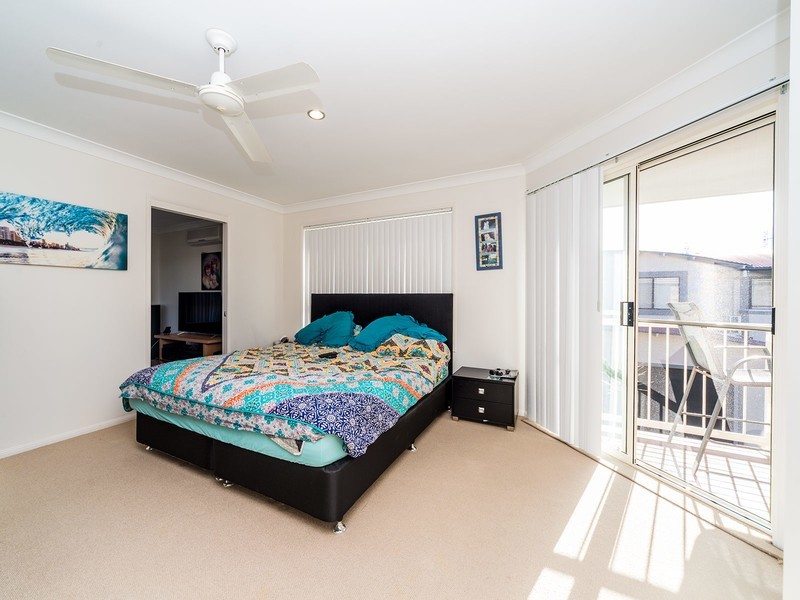 2/18 Broad Street, Labrador QLD 4215