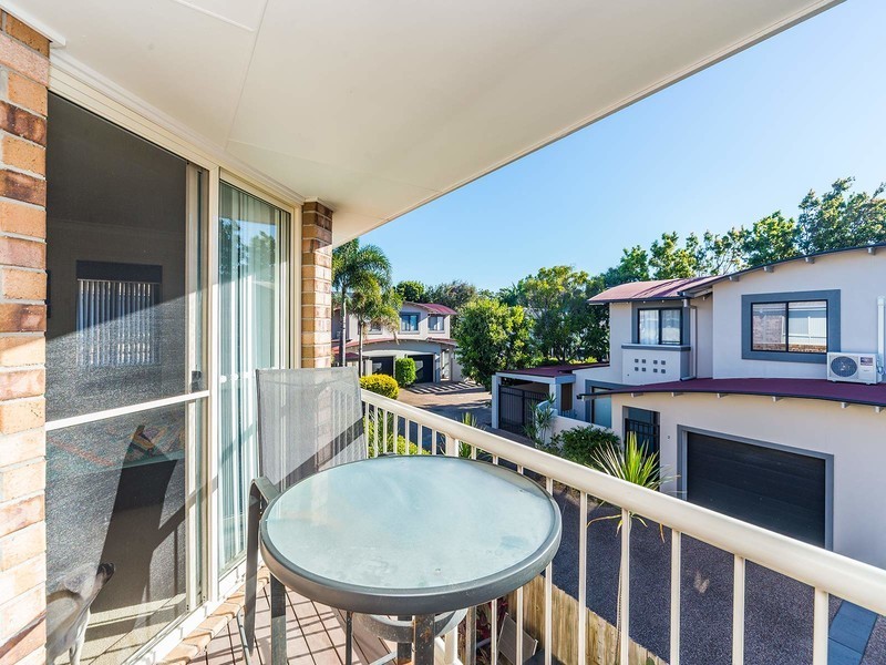 2/18 Broad Street, Labrador QLD 4215