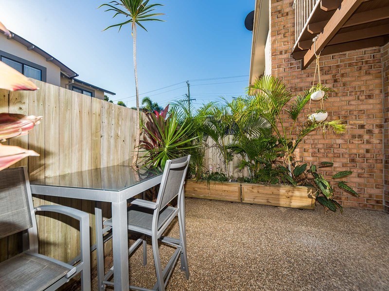 2/18 Broad Street, Labrador QLD 4215