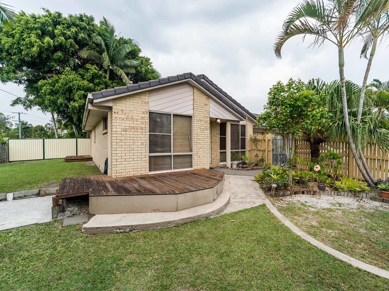 1/120 Whiting Street, Labrador QLD 4215