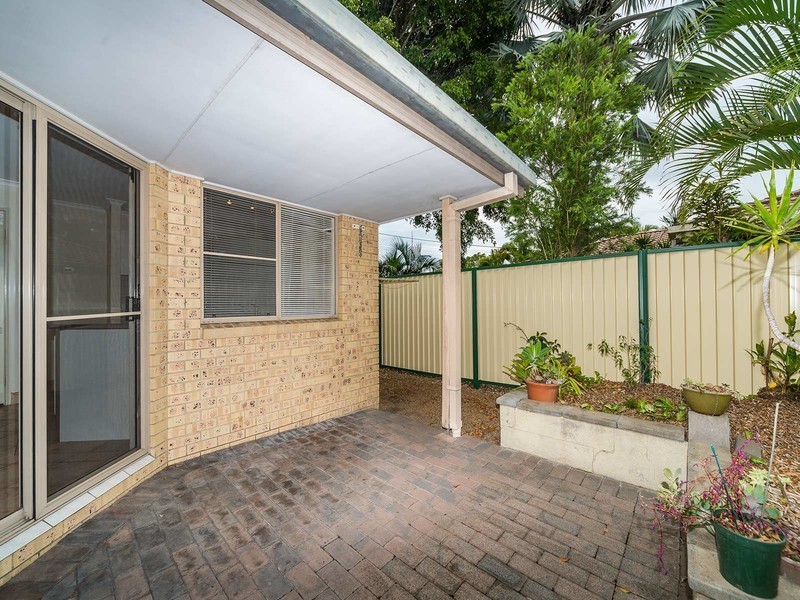 1/120 Whiting Street, Labrador QLD 4215