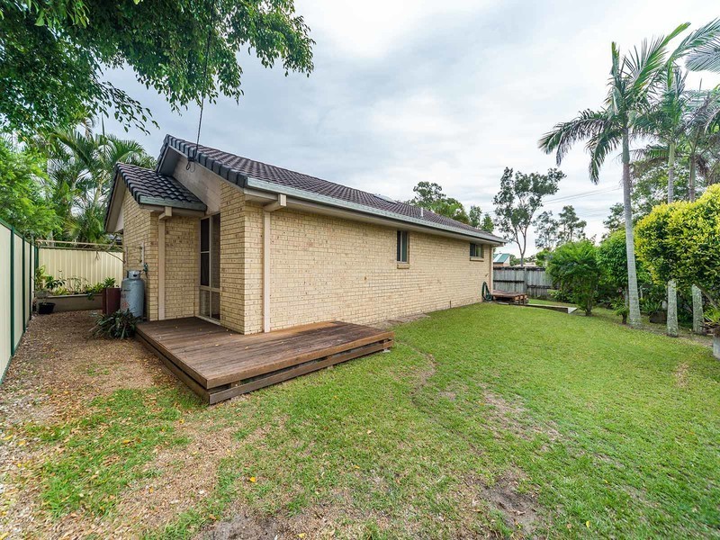 1/120 Whiting Street, Labrador QLD 4215