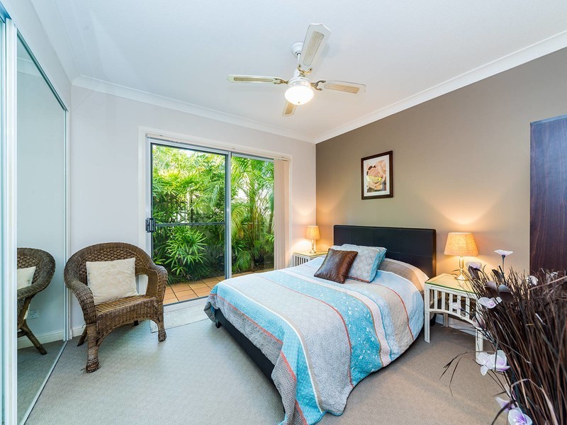 1/100 Cotlew Street East, Southport QLD 4215