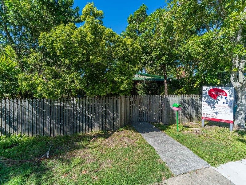 11 Serene Court, Arundel QLD 4214