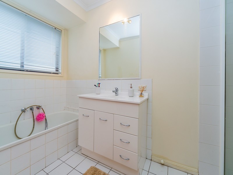 1/3 Stephenson Street, Labrador QLD 4215