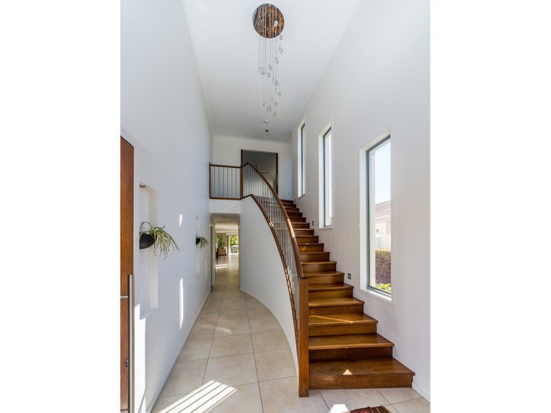 6165 Murten Court, Hope Island QLD 4212