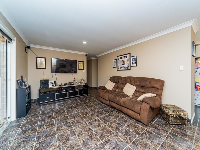 2/17 Liam Court, Labrador QLD 4215