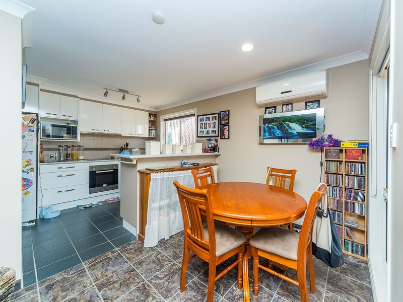 2/17 Liam Court, Labrador QLD 4215