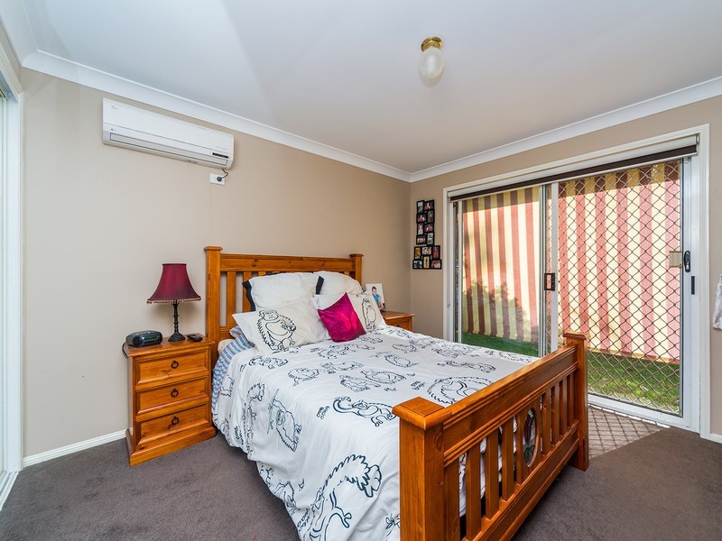 2/17 Liam Court, Labrador QLD 4215