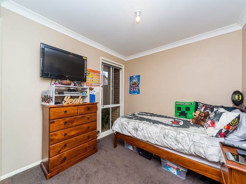2/17 Liam Court, Labrador QLD 4215