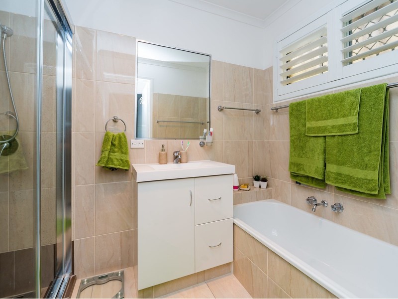 2/3 Possum Court, Coombabah QLD 4216