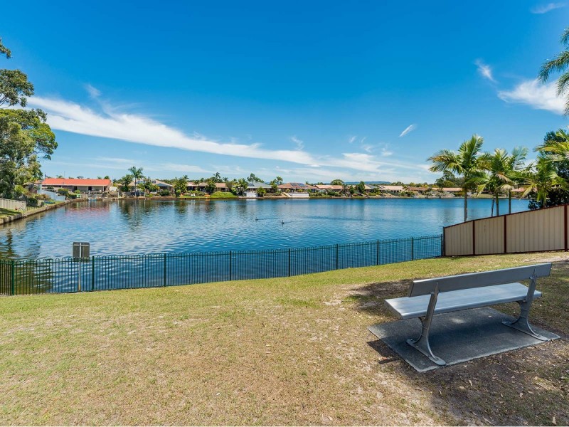 2/3 Possum Court, Coombabah QLD 4216